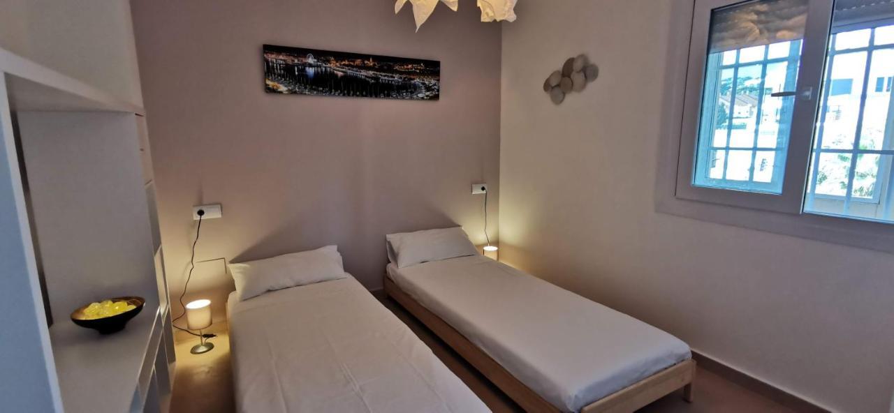 La Perla Cruise Apartment On Private Beach, Modern With Aircon & Wifi Benalmádena Exteriér fotografie